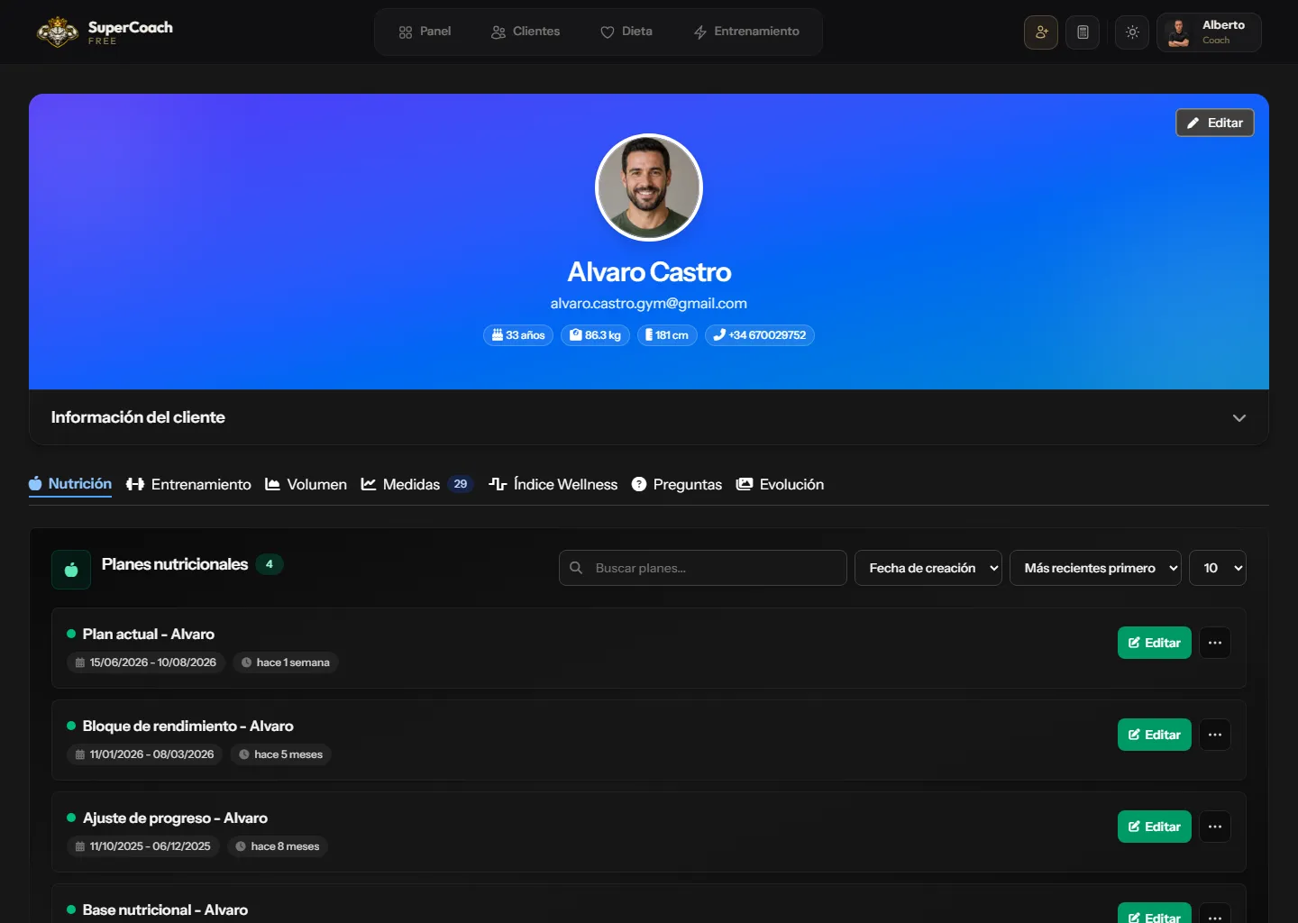 Perfil de cliente en SuperCoach con planes nutricionales asignados
